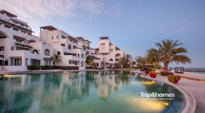 Playa de La Paz Luxury 4br Beach front villa, access to Beach Club